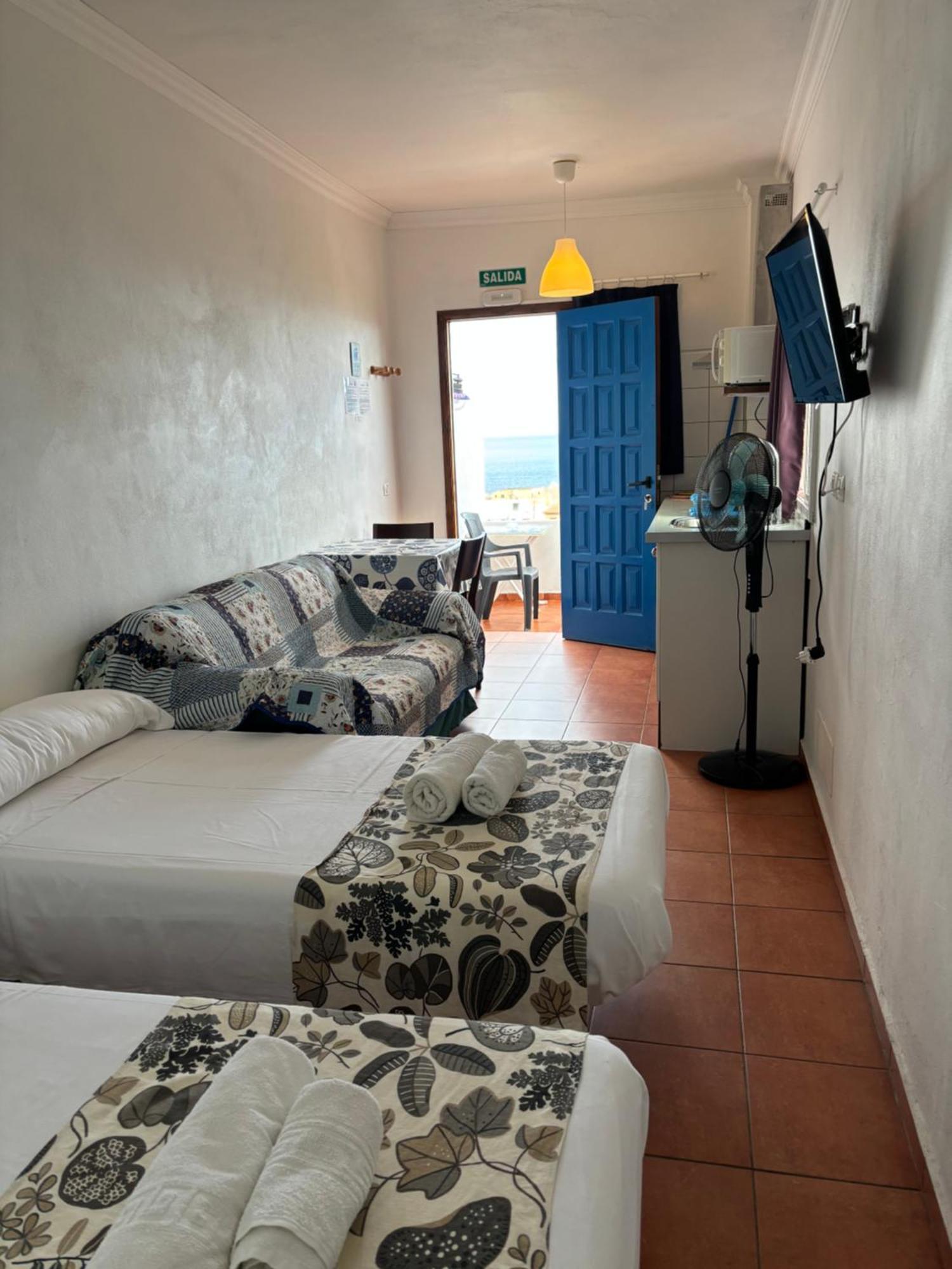 Apartamentos Y Habitaciones Villa Marina La Caleta  Exterior photo